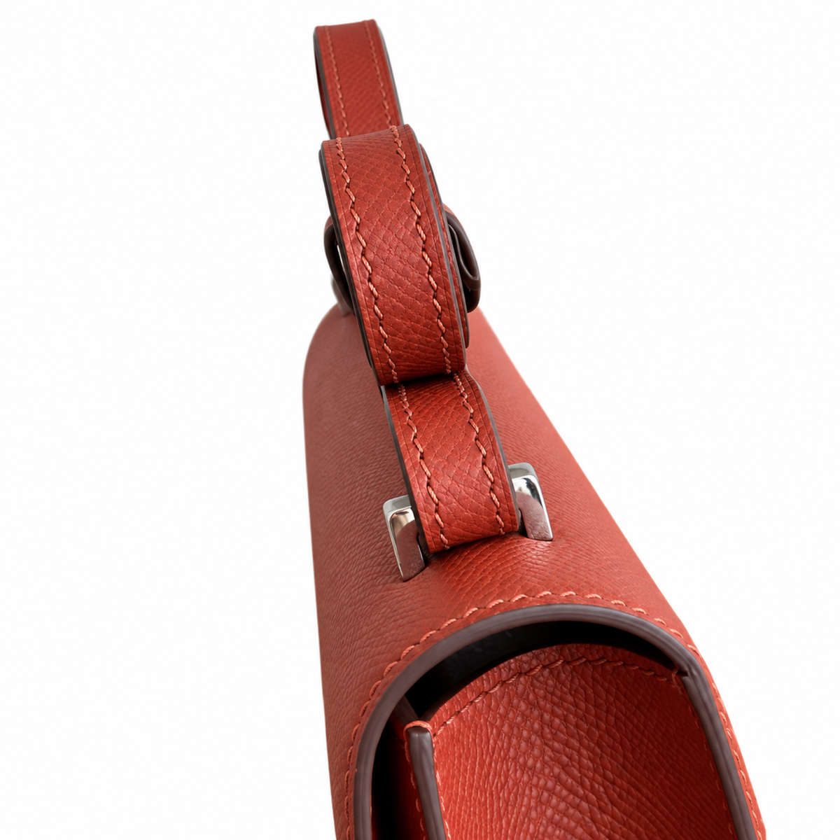 Hermès 26cm Crossbody Bag – For the Woman Starting Her Best Chapter