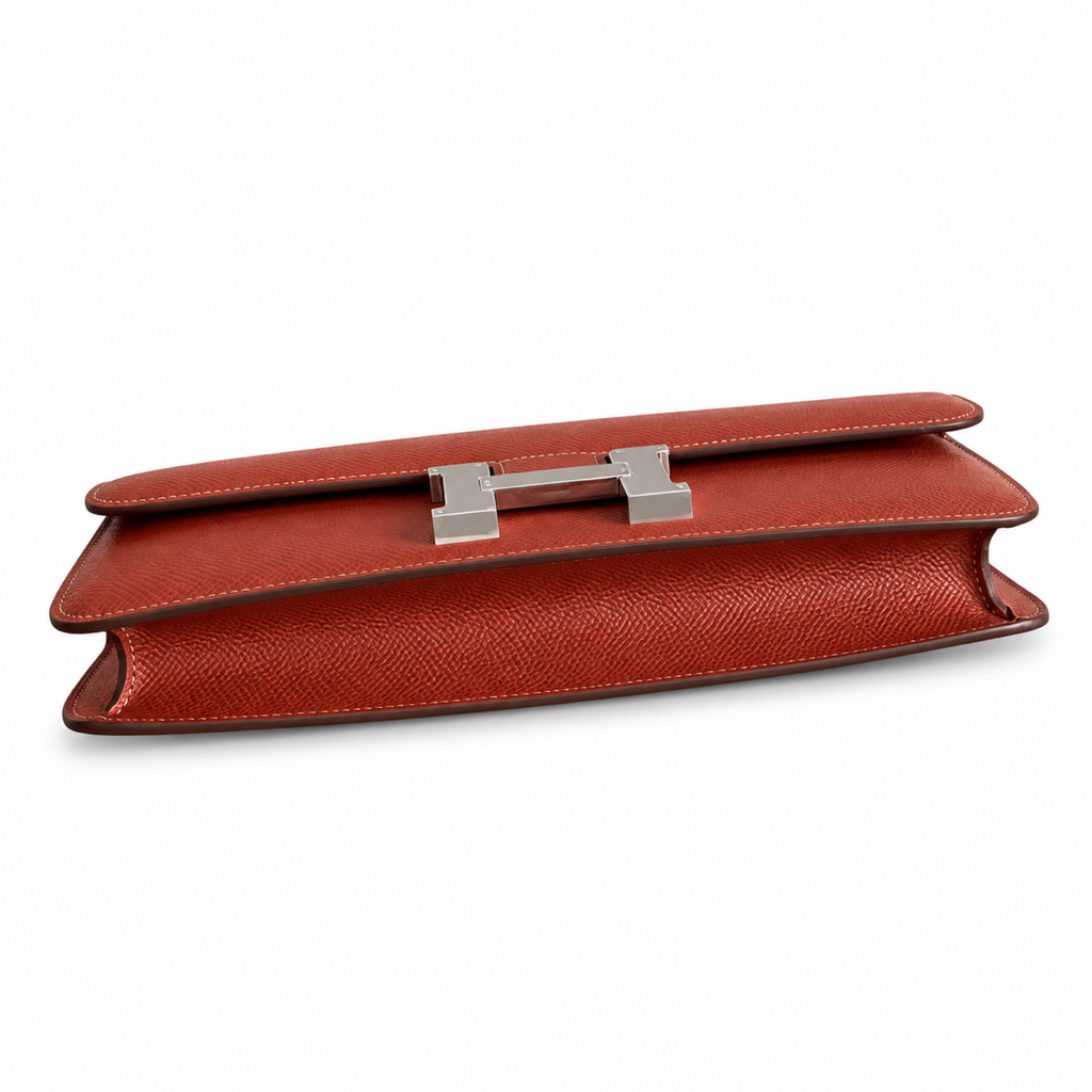 Hermès 26cm Crossbody Bag – For the Woman Starting Her Best Chapter